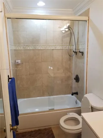 $1,800 | 524 Washington Avenue, Unit 203, Miami Beach, FL 33139