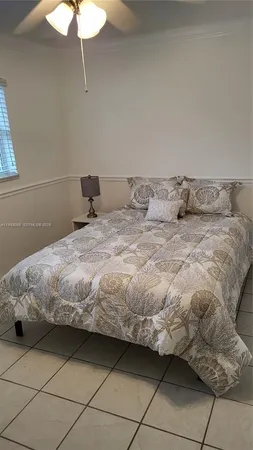 $1,800 | 524 Washington Avenue, Unit 203, Miami Beach, FL 33139