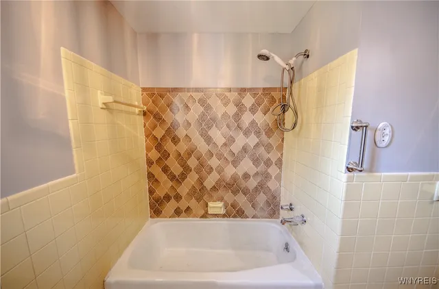 $290,000 | 130 Denise Drive, Cheektowaga, NY 14227