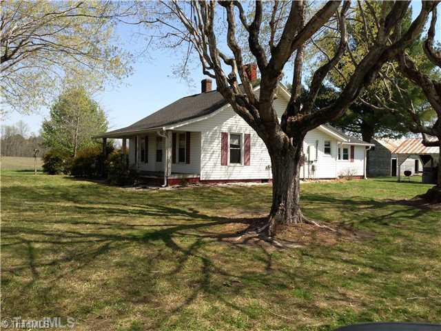 744 Old Byerly Road Clemmons, NC 27012 - Photo 1 of 16 Exterior Front.