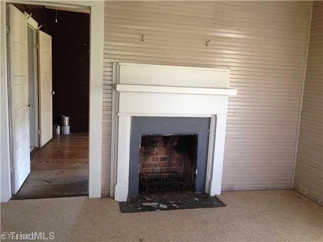 744 Old Byerly Road Clemmons, NC 27012 - Photo 12 of 16 Living Room.