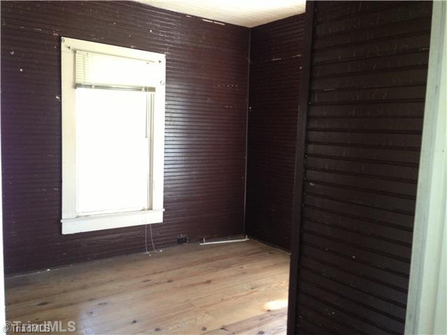 744 Old Byerly Road Clemmons, NC 27012 - Photo 13 of 16 1st Bedroom.