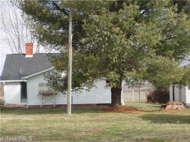 744 Old Byerly Road Clemmons, NC 27012 - Photo 3 of 16 Exterior Front.