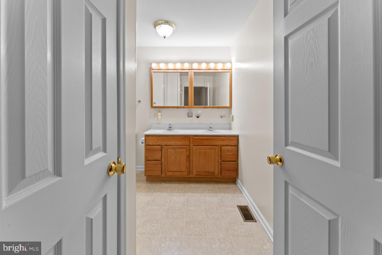 19 1st Street Colonial Beach, VA 22443 - Photo 10 of 21