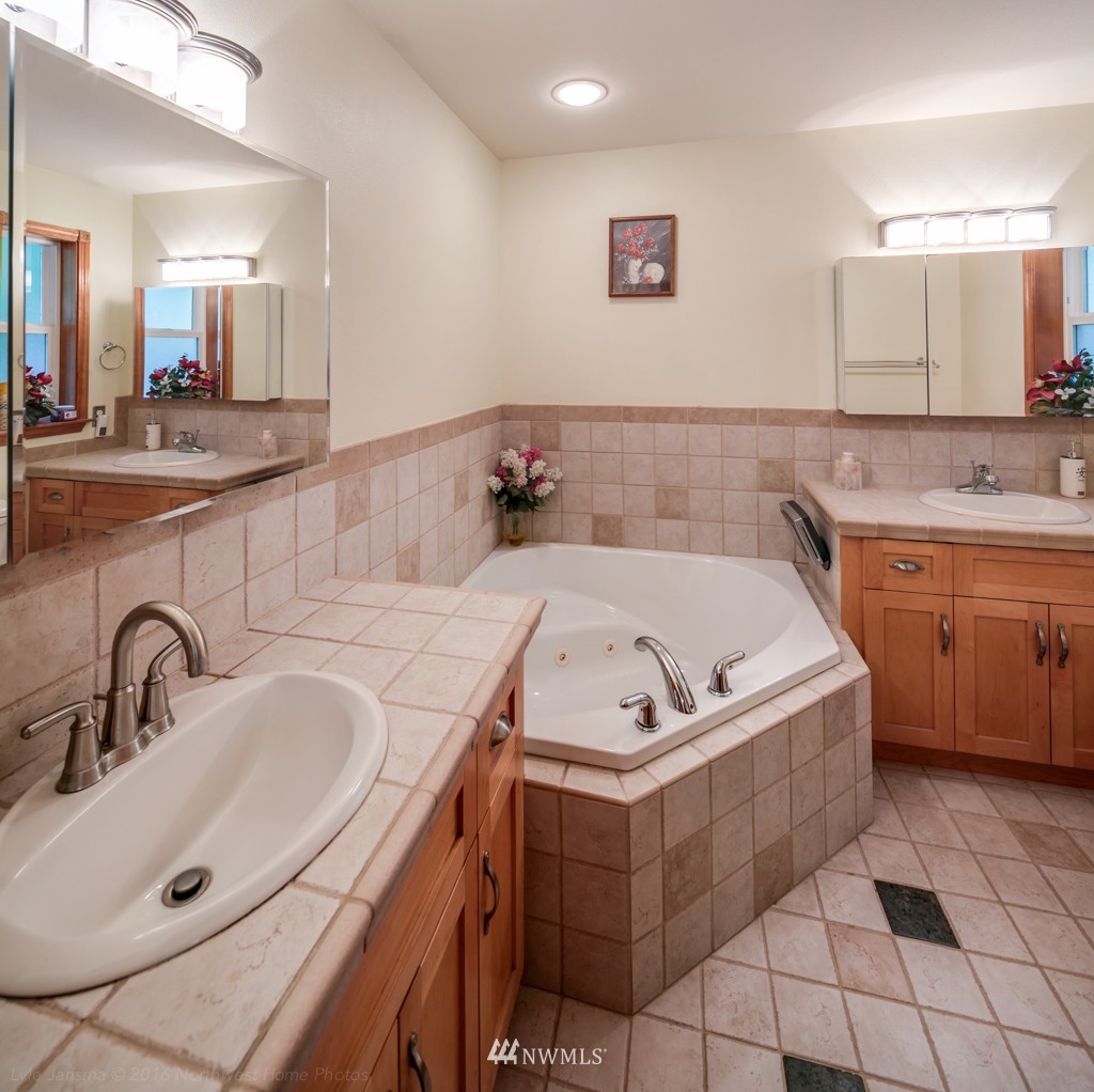 4158 Malachite Road Bellingham, WA 98226 - Photo 10 of 18 Gallery Image 10