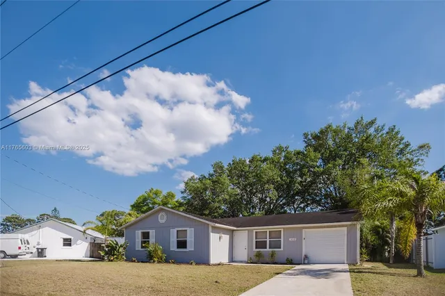 $317,500 | 332 Southwest Voltair Terrace, Port St. Lucie, FL 34984
