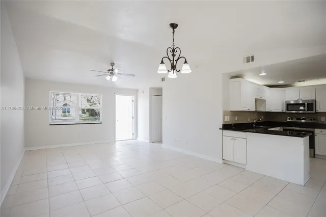 $317,500 | 332 Southwest Voltair Terrace, Port St. Lucie, FL 34984