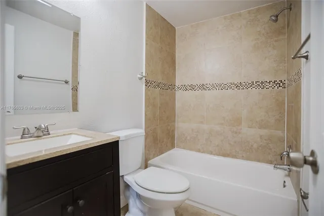 $317,500 | 332 Southwest Voltair Terrace, Port St. Lucie, FL 34984