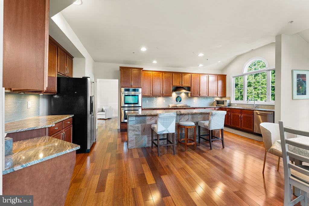 oversized kitchen island