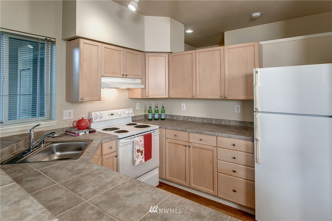 3926 243rd Place Southeast, Unit H103 Bothell, WA 98021 - Photo 11 of 20