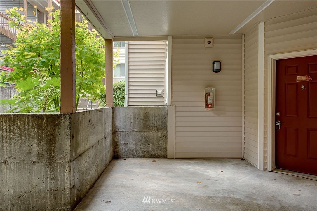 3926 243rd Place Southeast, Unit H103 Bothell, WA 98021 - Photo 4 of 20