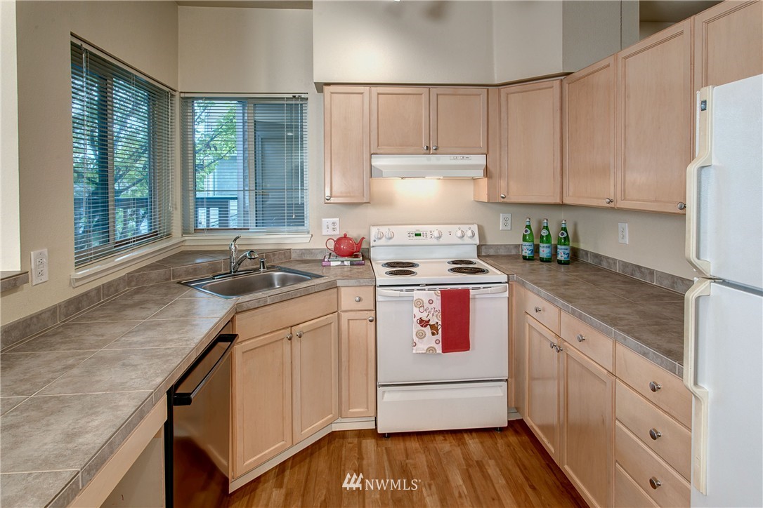 3926 243rd Place Southeast, Unit H103 Bothell, WA 98021 - Photo 10 of 20