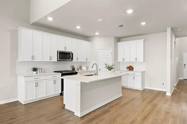 $2,650 | 106 Stellers Swoop, Cedar Creek, TX 78612