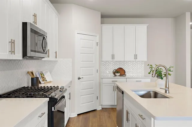 $2,650 | 106 Stellers Swoop, Cedar Creek, TX 78612