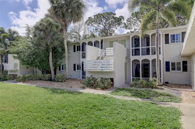 $160,000 | 2304 Ringling Boulevard, Unit 217, Sarasota, FL 34237