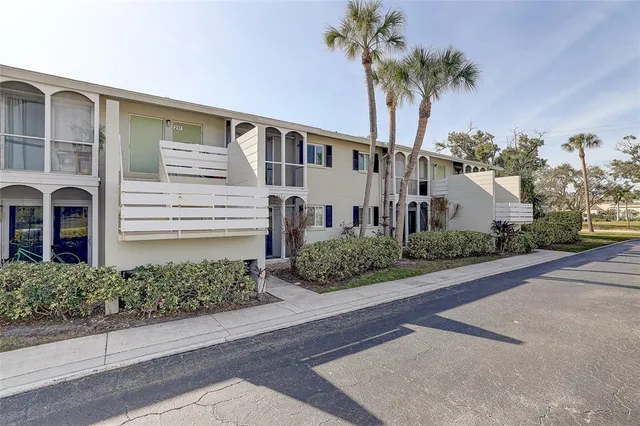 $160,000 | 2304 Ringling Boulevard, Unit 217, Sarasota, FL 34237