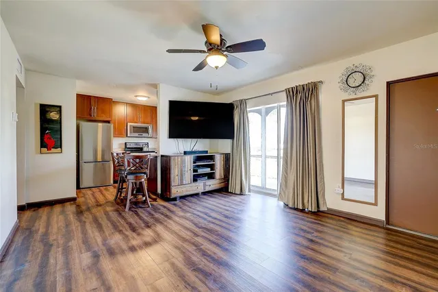 $160,000 | 2304 Ringling Boulevard, Unit 217, Sarasota, FL 34237