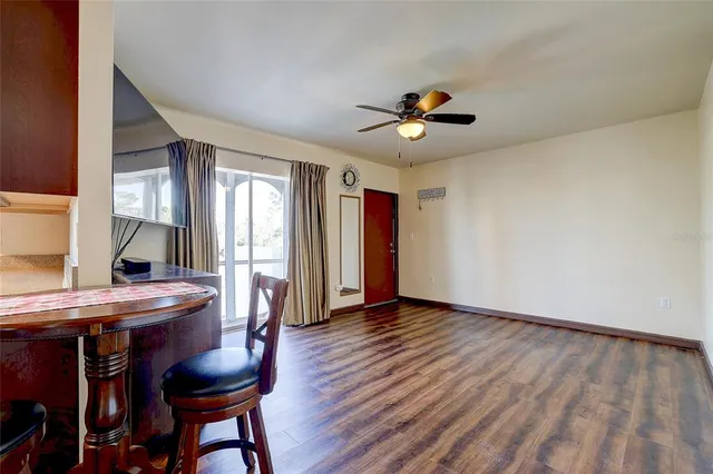 $160,000 | 2304 Ringling Boulevard, Unit 217, Sarasota, FL 34237