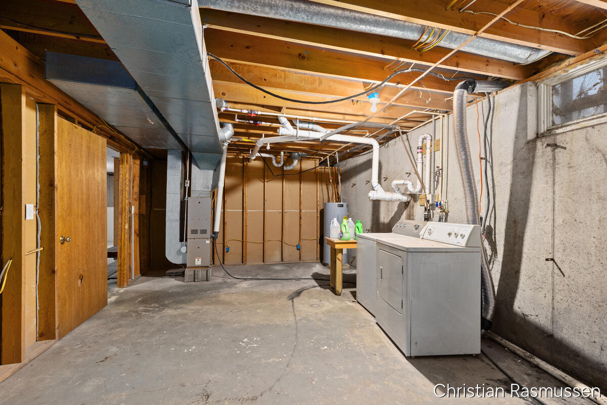 675 East Sessions Road Sheridan, MI 48884 - Photo 15 of 20 Laundry/Service Room