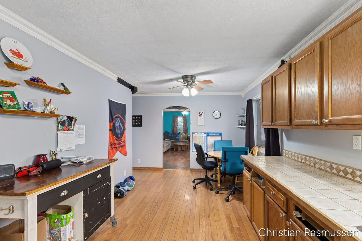 675 East Sessions Road Sheridan, MI 48884 - Photo 6 of 20 Kitchen