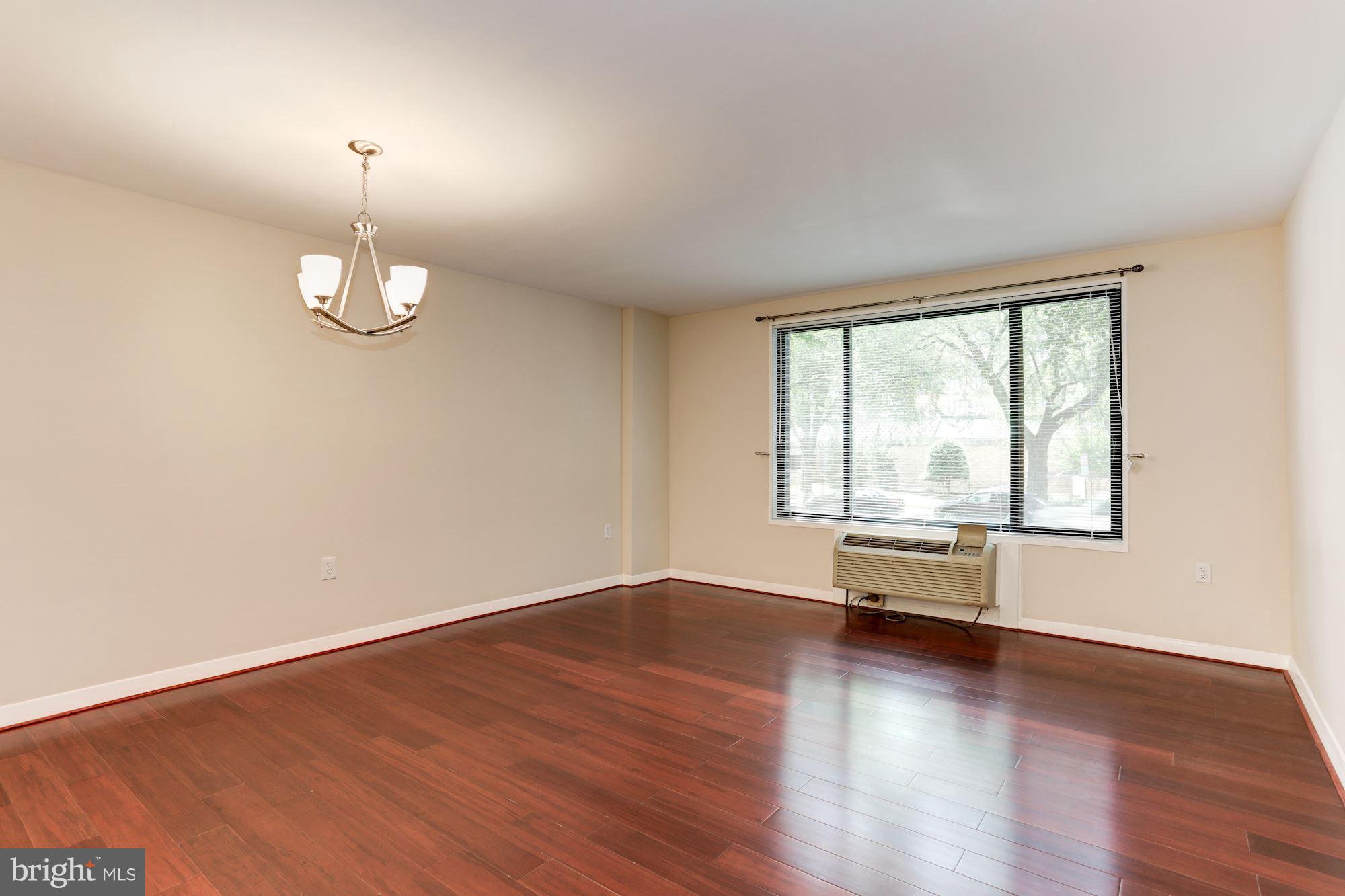 2501 Calvert Street Northwest, Unit 110 Washington, DC 20008 - Photo 14 of 28 Living Room/Dining Room