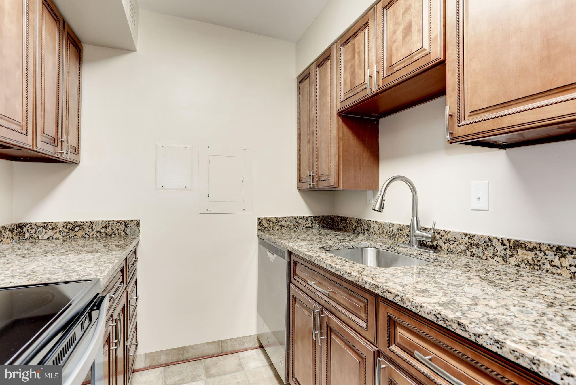 2501 Calvert Street Northwest, Unit 110 Washington, DC 20008 - Photo 10 of 28 Kitchen