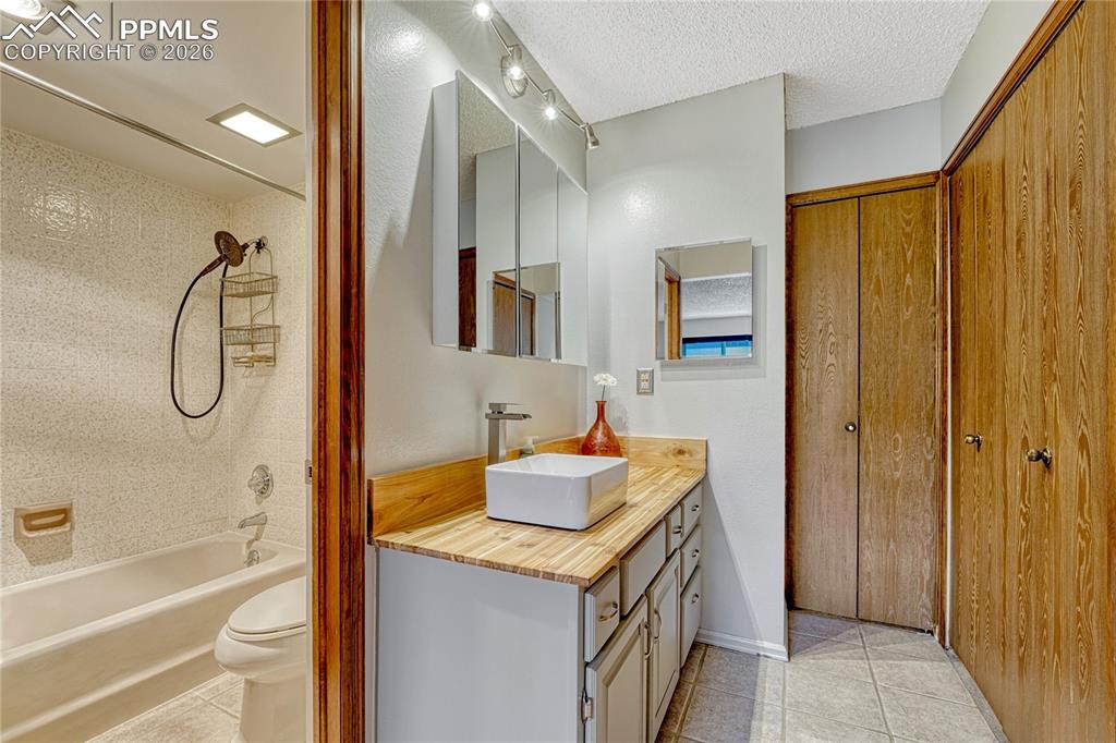 918 Fontmore Road, Unit A Colorado Springs, CO 80904 - Photo 27 of 43