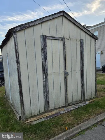 a front view of house with yard