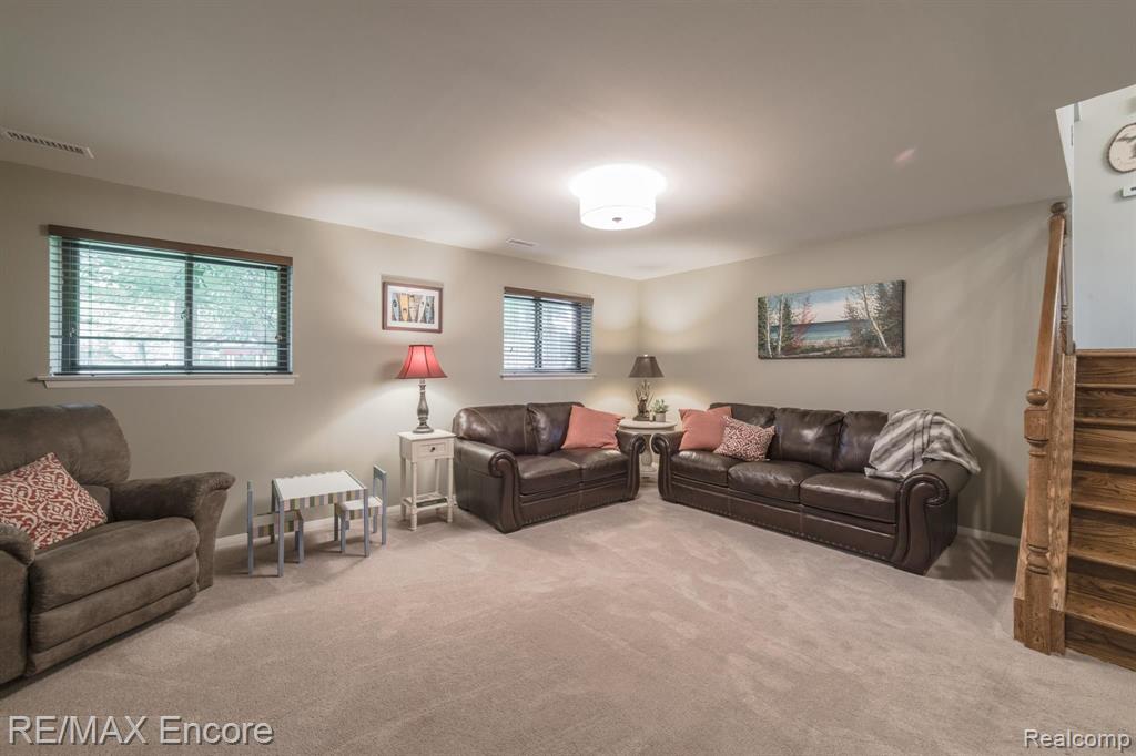 2036 Cumberland Road Rochester Hills, MI 48307 - Photo 37 of 57