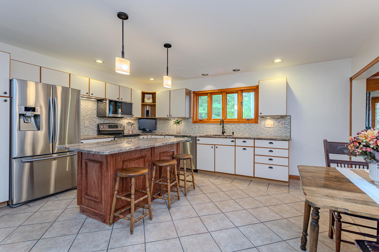 2140 Shadow View Circle Plover, WI 54467 - Photo 19 of 48 939A6183