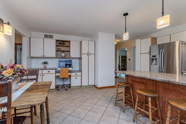 $530,000 | 2140 Shadow View Circle, Plover, WI 54467