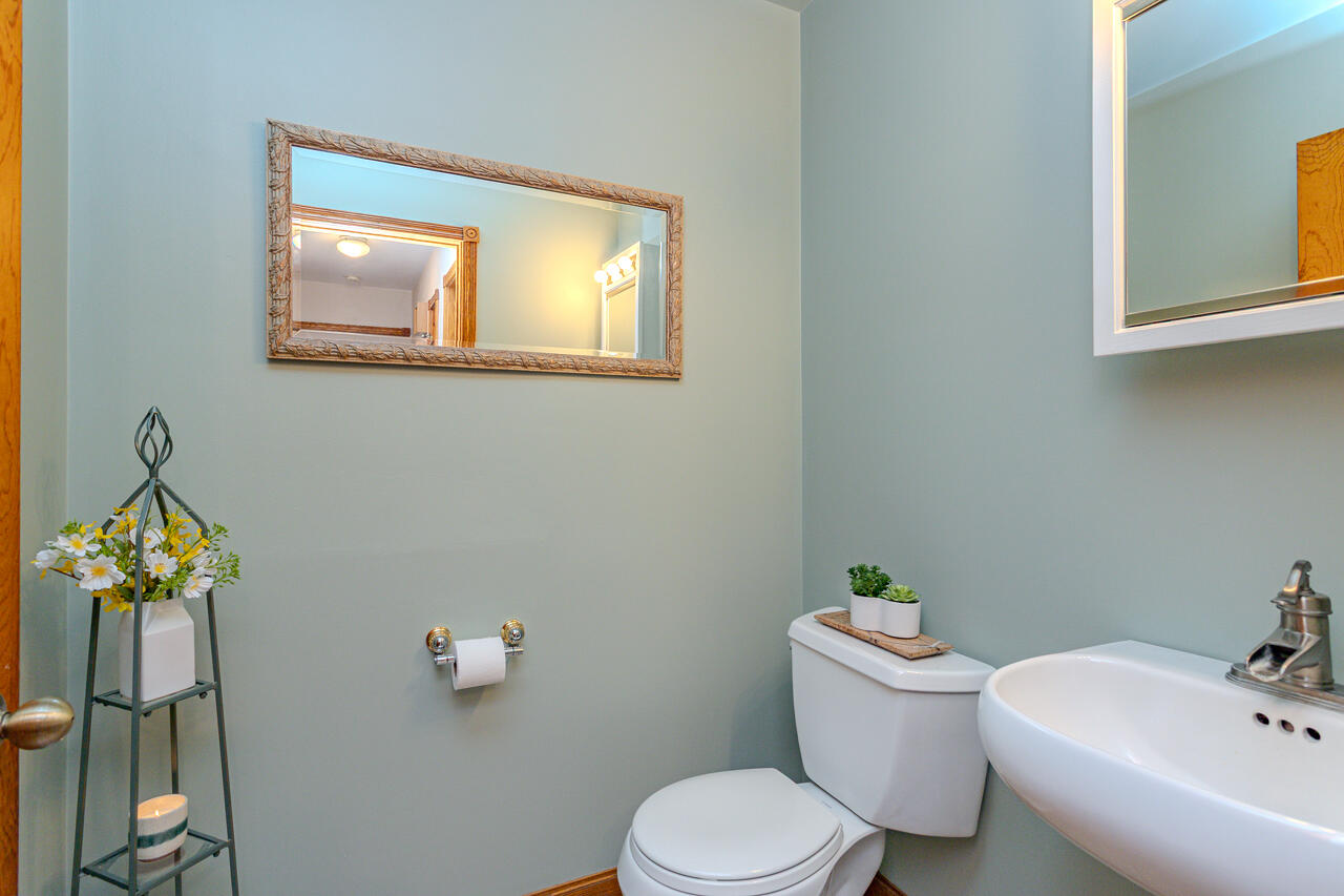 2140 Shadow View Circle Plover, WI 54467 - Photo 24 of 48 First Floor Half Bathroom