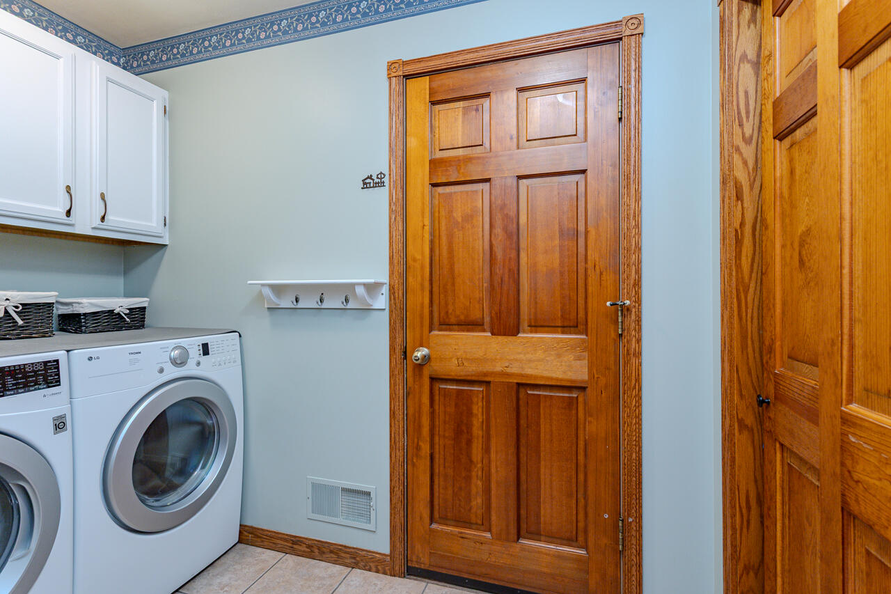 2140 Shadow View Circle Plover, WI 54467 - Photo 25 of 48 First Floor Laundry