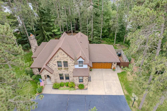 $530,000 | 2140 Shadow View Circle, Plover, WI 54467