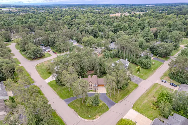 $530,000 | 2140 Shadow View Circle, Plover, WI 54467