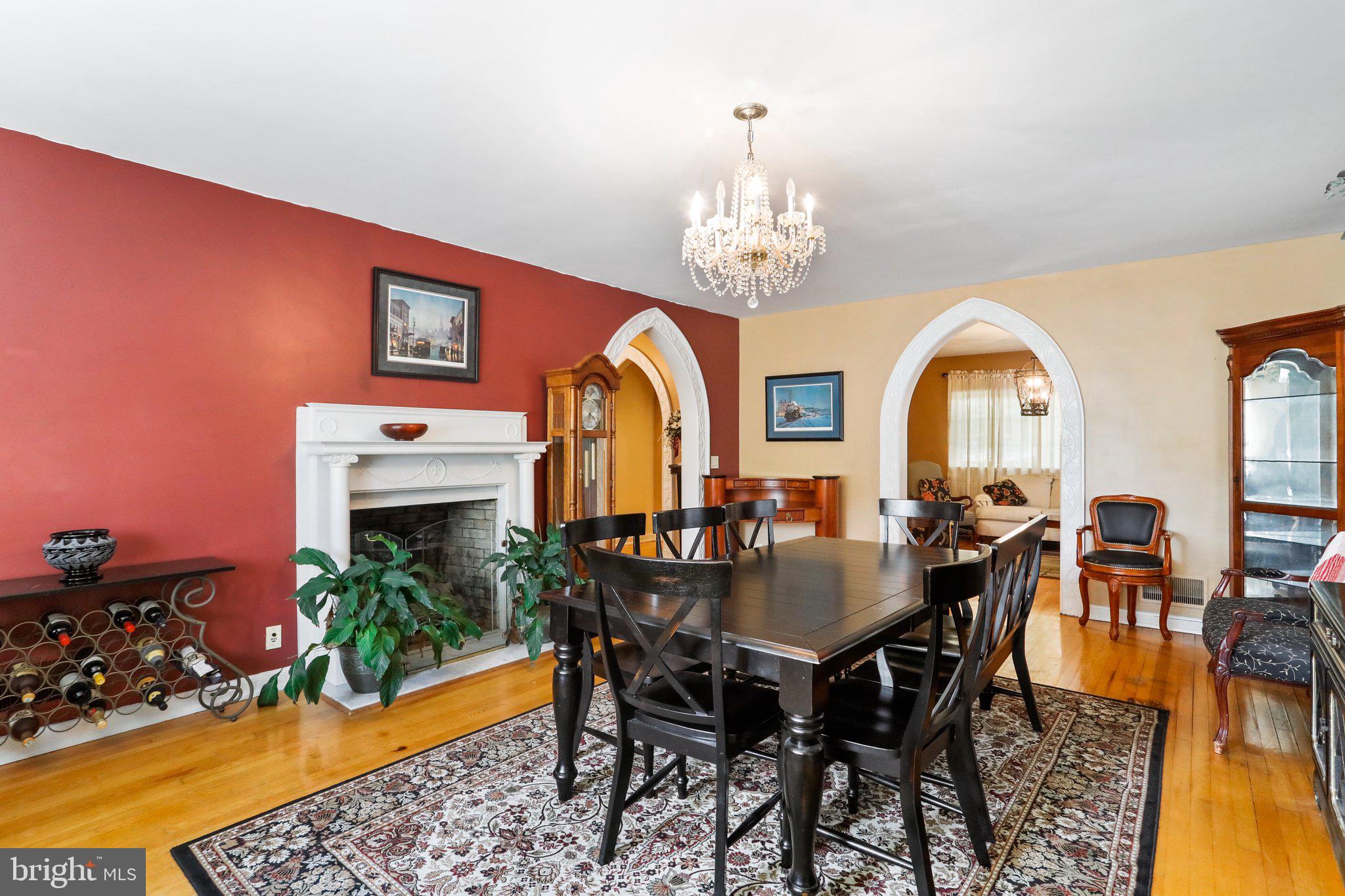 815 Windsor Road Cumberland, MD 21502 - Photo 13 of 46 Room for all of your family and friends!