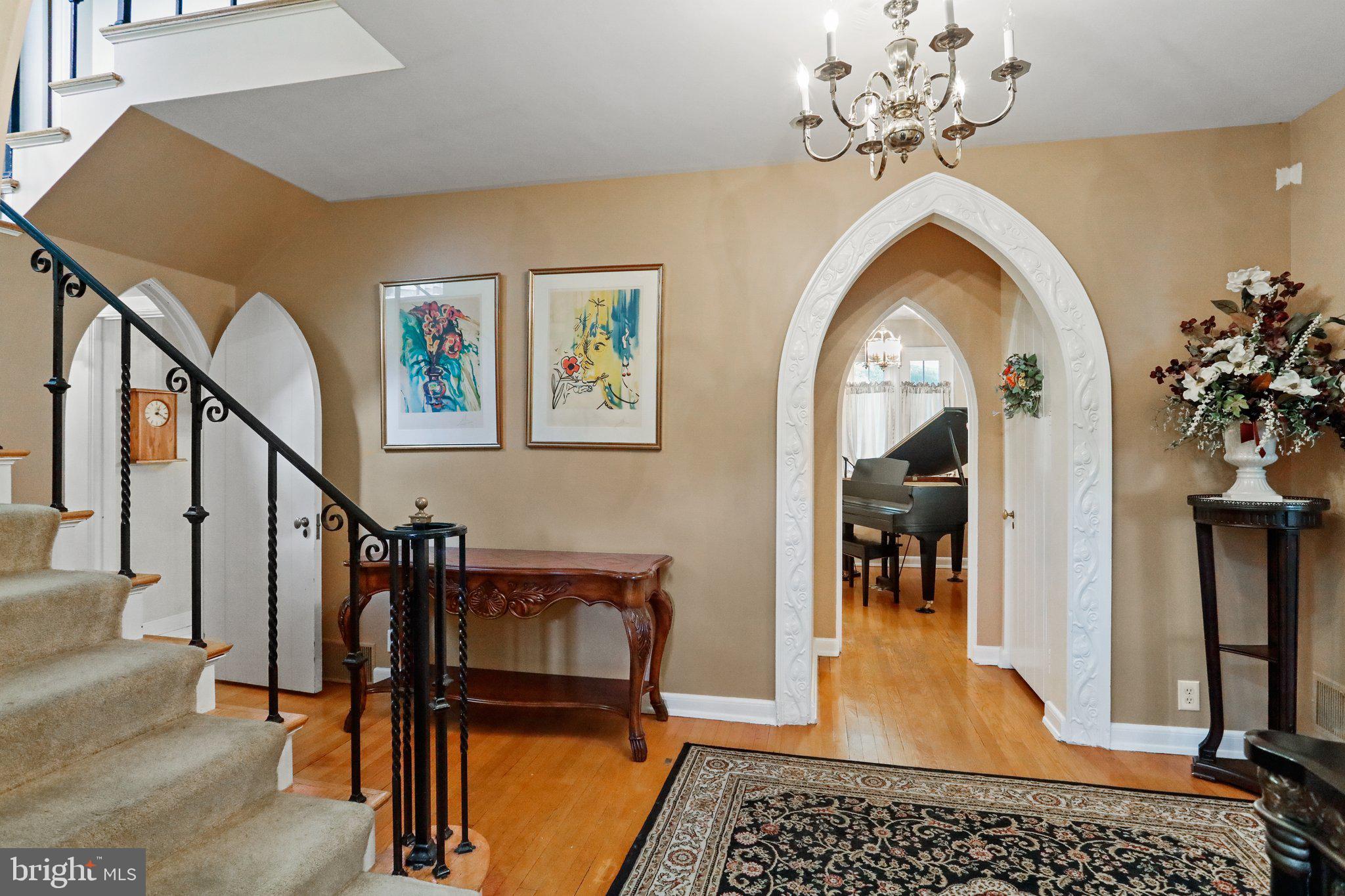 815 Windsor Road Cumberland, MD 21502 - Photo 4 of 46 Look at this gorgeous foyer!