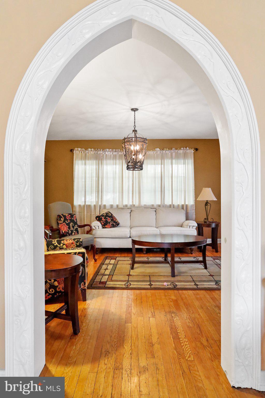 815 Windsor Road Cumberland, MD 21502 - Photo 10 of 46 Uniquely trimmed archways are sure to impress!