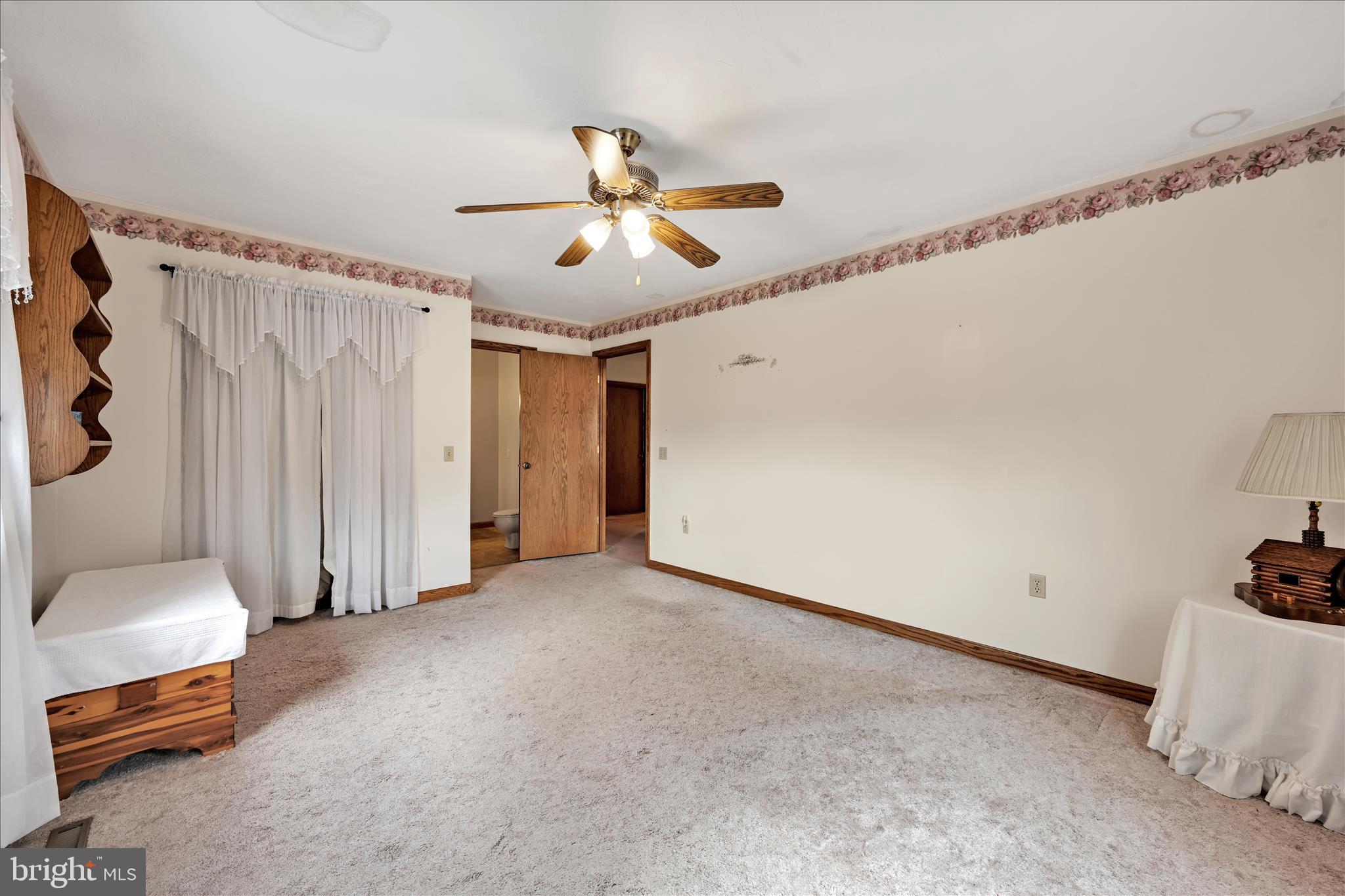 188 Lengle Road Myerstown, PA 17067 - Photo 29 of 58 a view of livingroom with hardwood floor and a ceiling fan