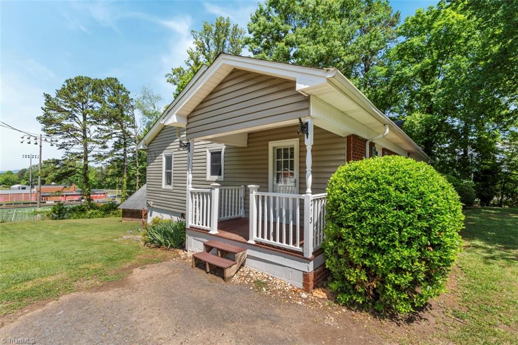213 Old Westfield Road Pilot Mountain, NC 27041 - Photo 5 of 39