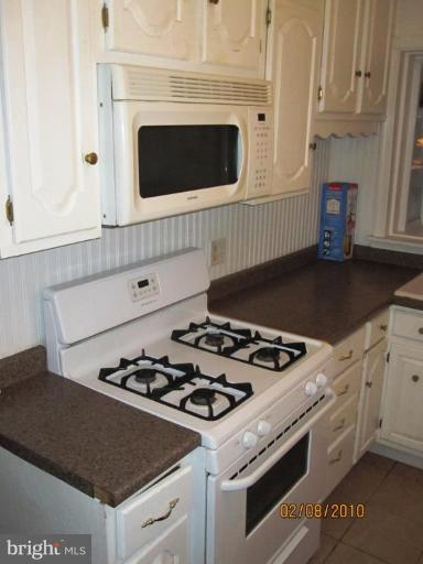 246 West Edgevale Road Brooklyn, MD 21225 - Photo 3 of 9 Kitchen