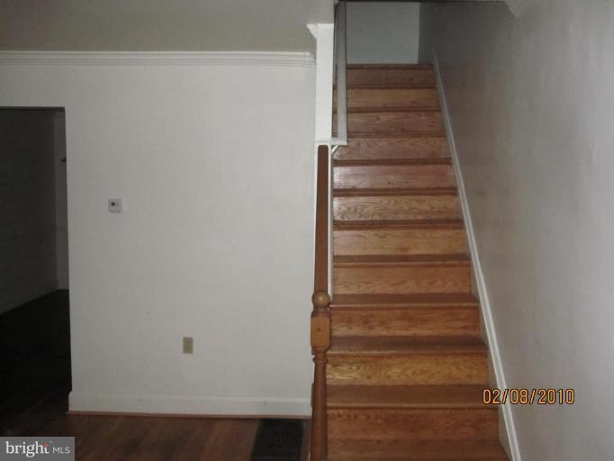 246 West Edgevale Road Brooklyn, MD 21225 - Photo 4 of 9 Living Room