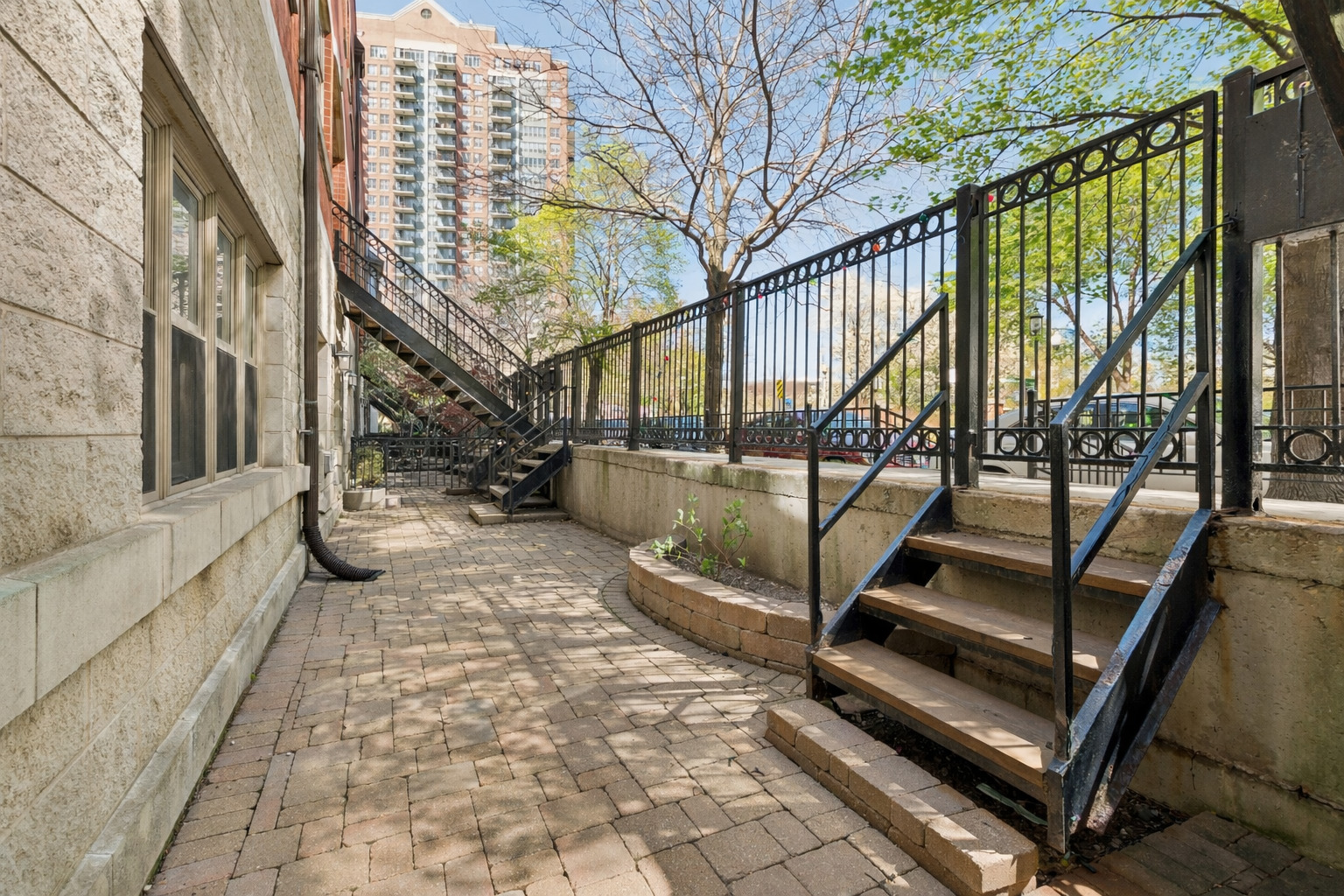 1816 South Calumet Avenue Chicago, IL 60616 - Photo 12 of 21