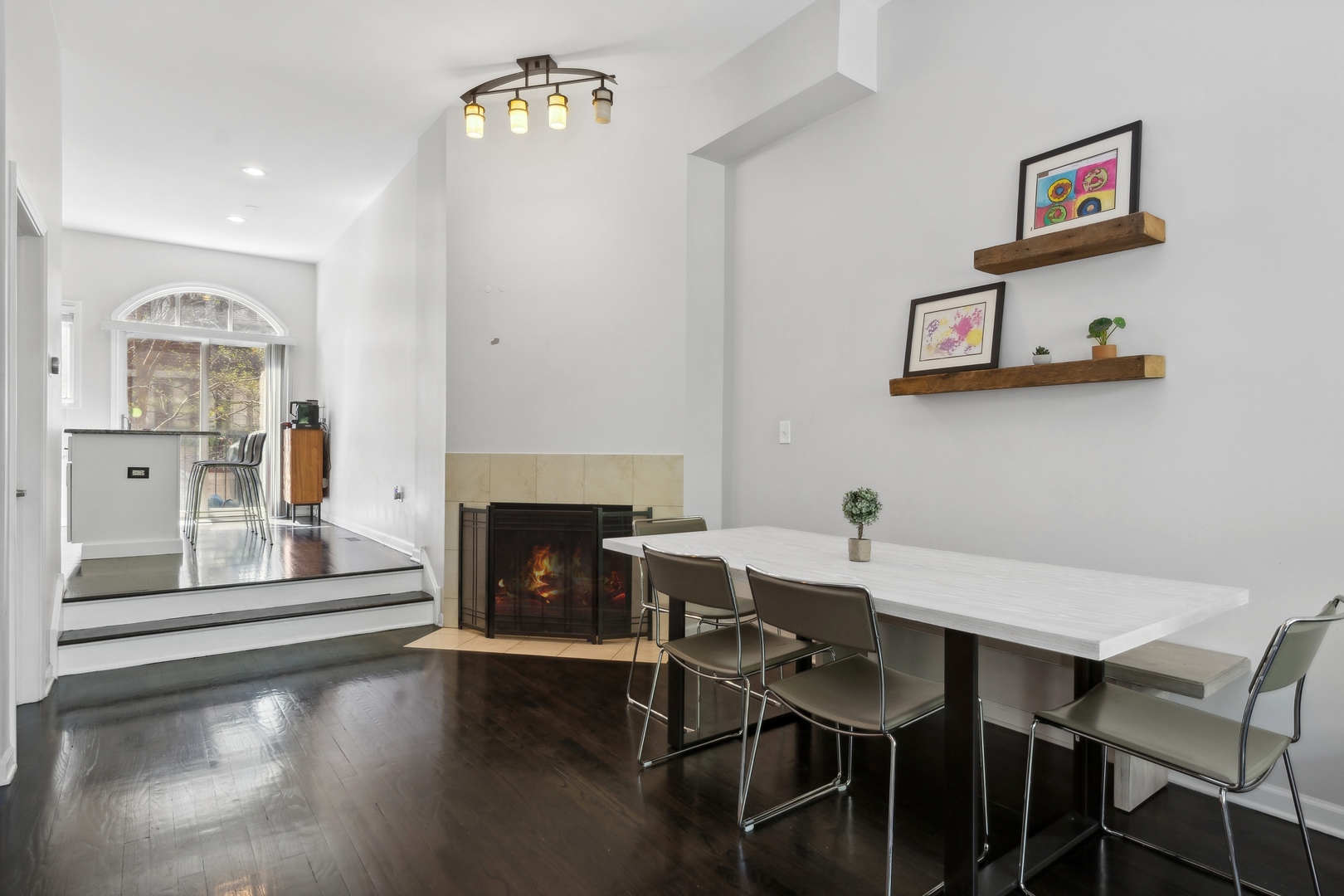 1816 South Calumet Avenue Chicago, IL 60616 - Photo 4 of 21