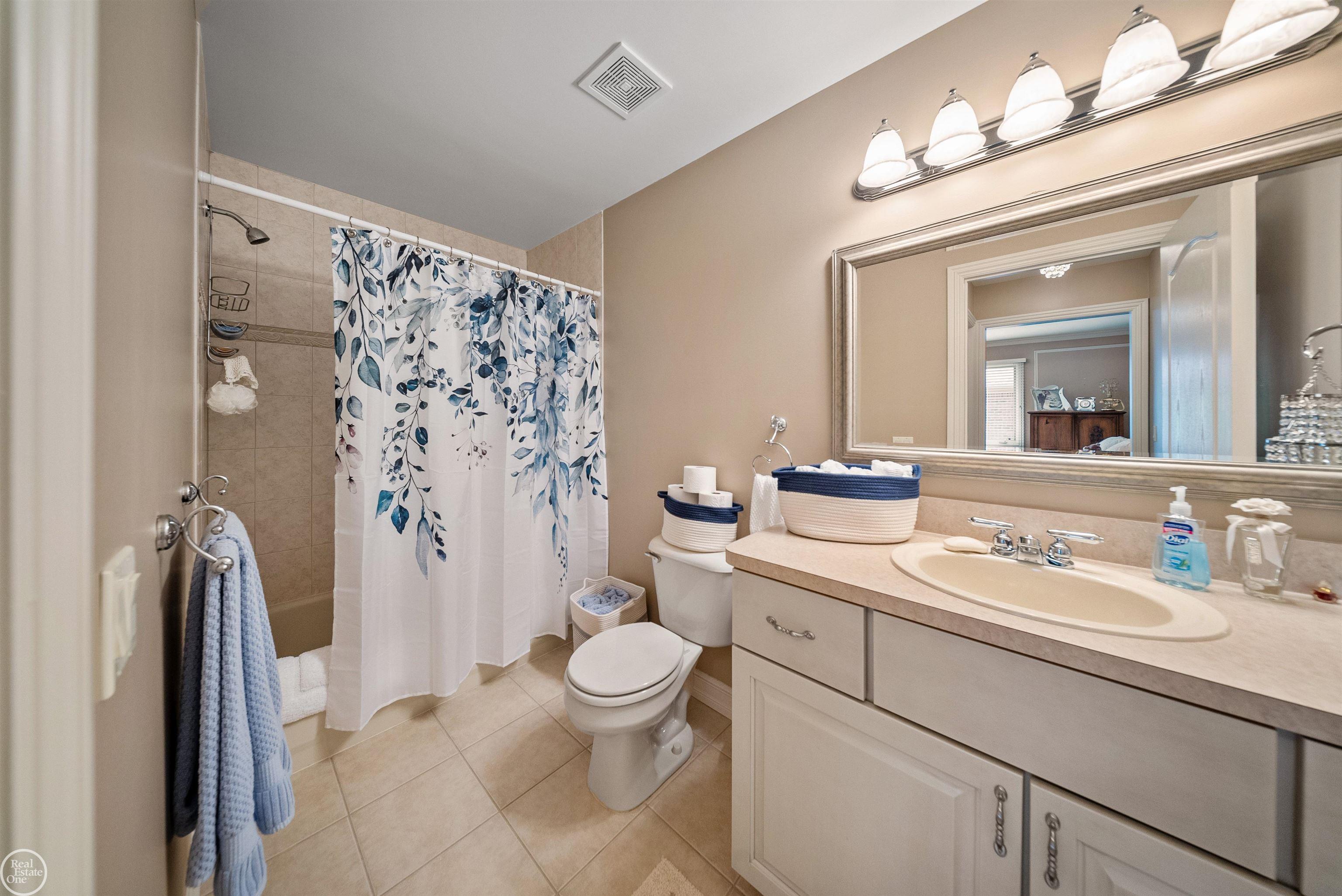 13046 Partridge Run Utica, MI 48315 - Photo 36 of 51