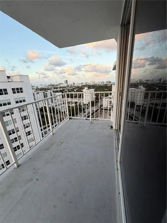 $2,995 | 1228 West Avenue, Unit 1506, Miami Beach, FL 33139