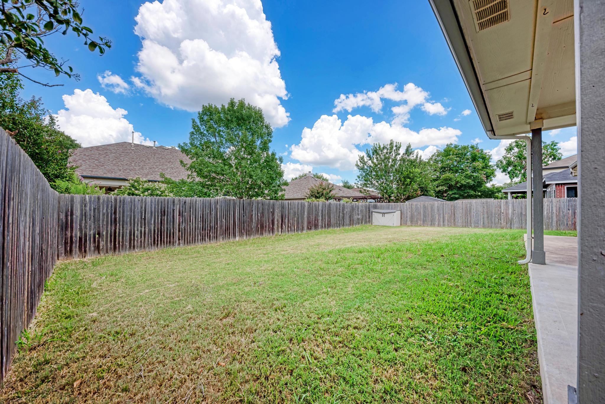 4408 Tello Path Austin, TX 78749 - Photo 33 of 38 View of fenced backyard