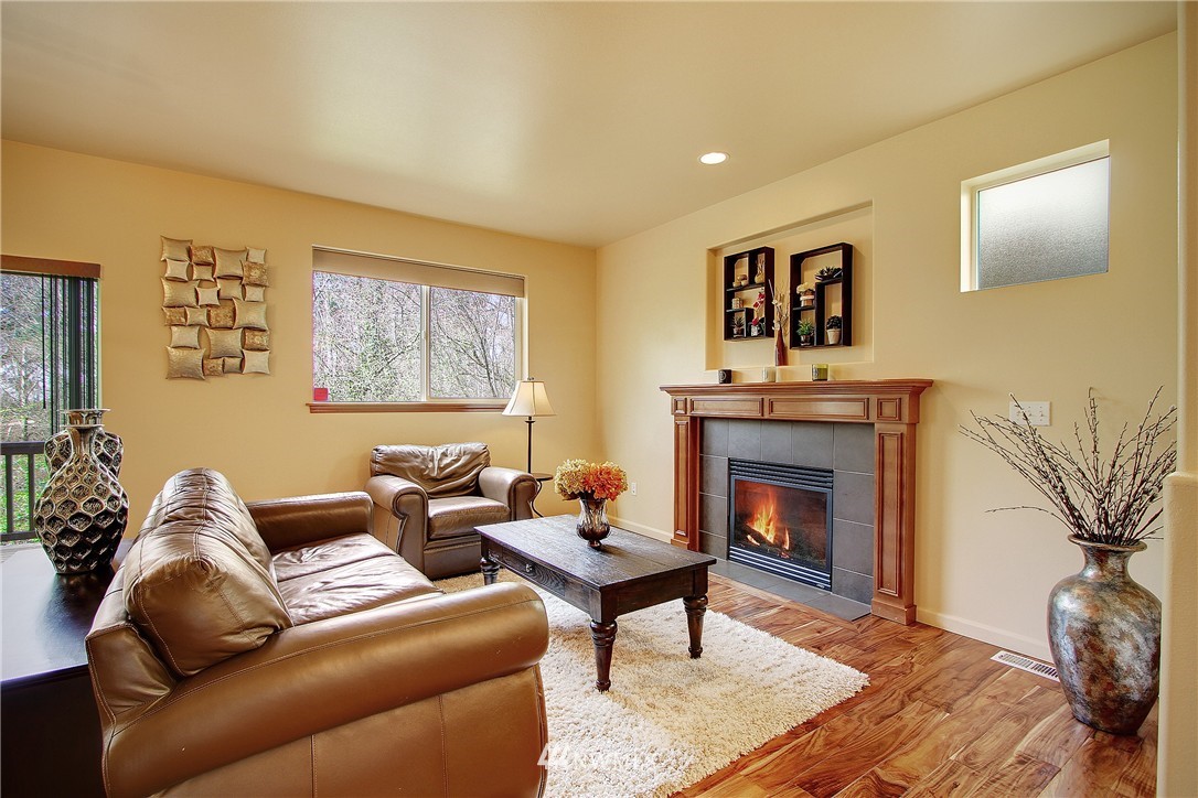 18306 34th Avenue Southeast Bothell, WA 98012 - Photo 3 of 21 Gallery Image 3