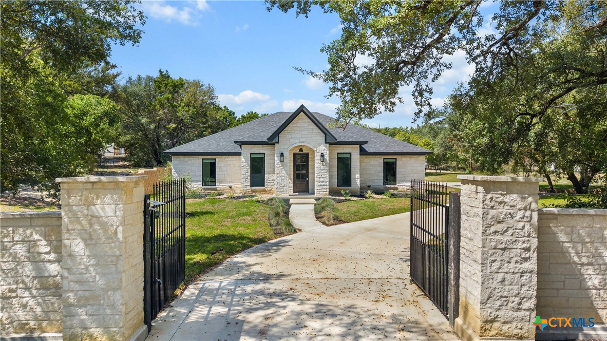 3244 Lois Lane Kempner, TX 76539 - Photo 35 of 35 a view of a house with backyard and sitting area