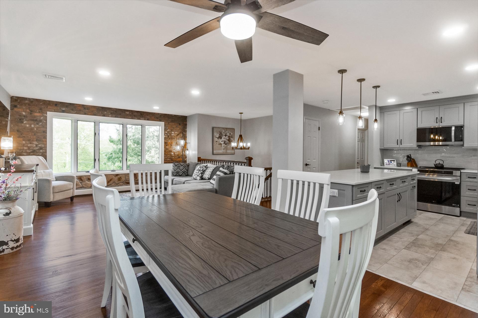 816 Spring City Road Phoenixville, PA 19460 - Photo 20 of 59 Dining Room